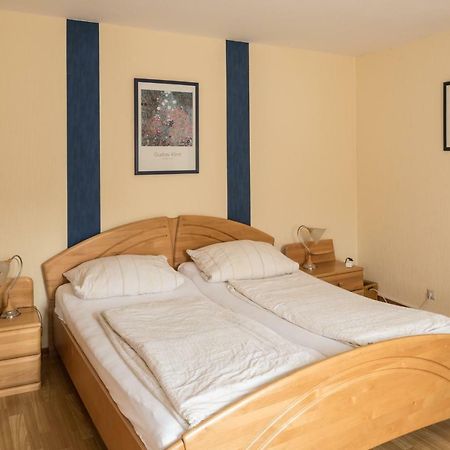 Gaestezimmer Strauss Kottenheim エクステリア 写真
