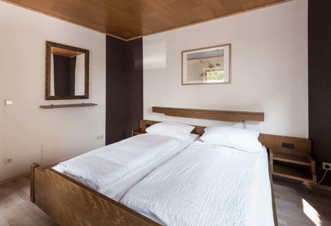 Gaestezimmer Strauss Kottenheim エクステリア 写真